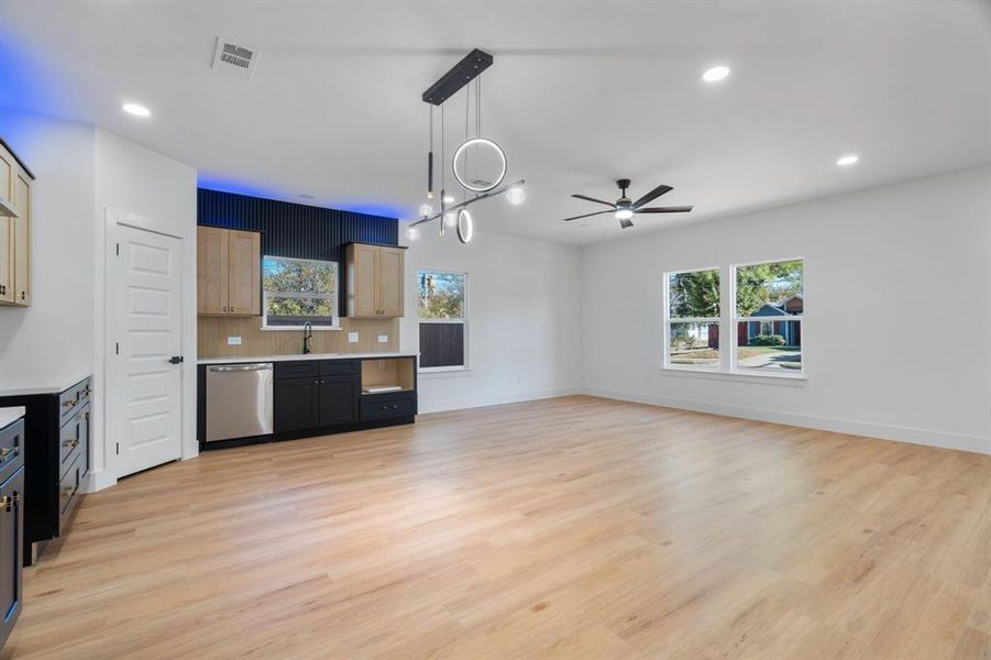 Spacious, unfurnished interior of a new home in , Dallas (Image 14). Spacious, unfurnished interior of a new home in , Dallas (Image 14).