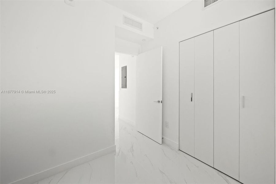Spacious, unfurnished interior of a new home in Aria Reserve, Miami (Image 22). Spacious, unfurnished interior of a new home in Aria Reserve, Miami (Image 22).