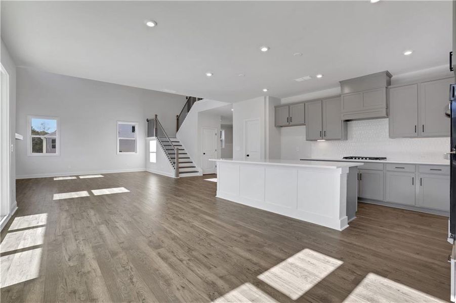 Spacious, unfurnished interior of a new home in Hillside Manor, Powder Springs (Image 29).