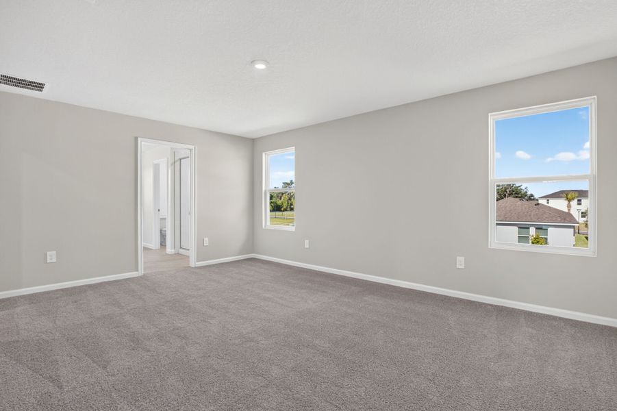 Spacious, unfurnished interior of a new home in Sanderling, Palmetto (Image 12).