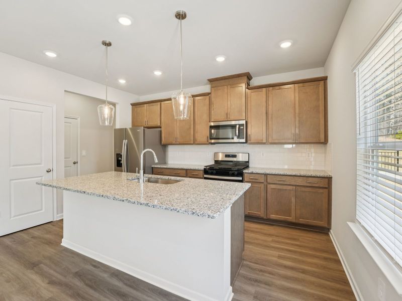 Furnished interior view inside a new home in Ivey Township, Dallas (Image 6).