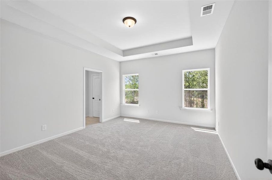 Spacious, unfurnished interior of a new home in Evergreen at Lakeside, Temple (Image 21).