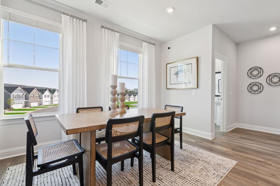 Kitchen/Dining Combo