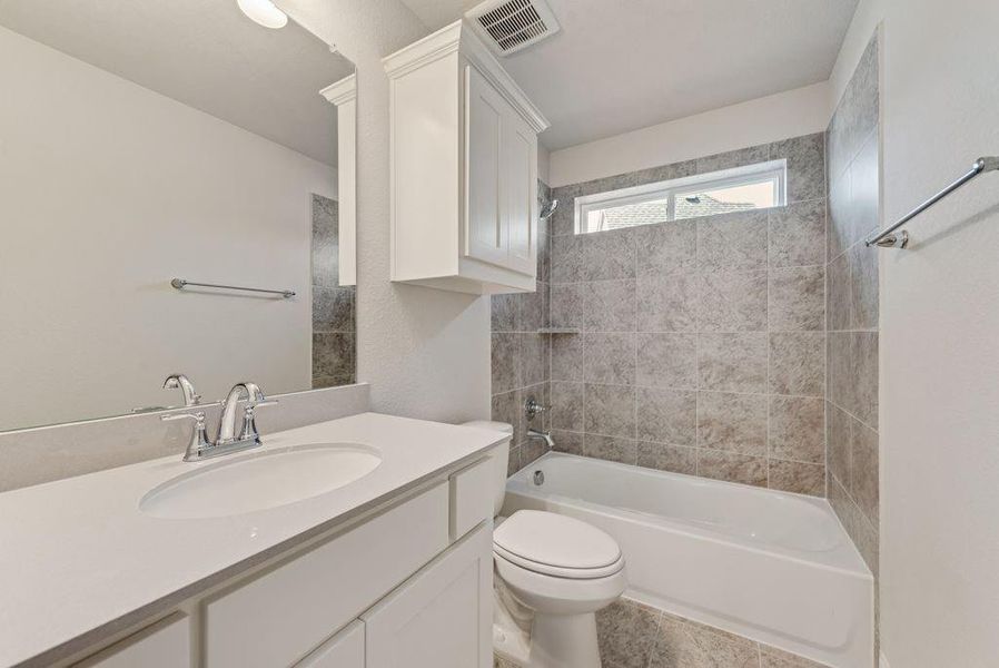 Furnished interior view inside a new home in South Pointe, Mansfield (Image 8).
