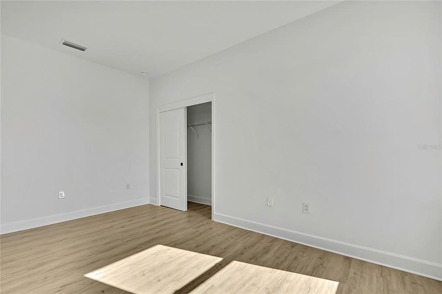 Spacious, unfurnished interior of a new home in , Weeki Wachee (Image 47).
