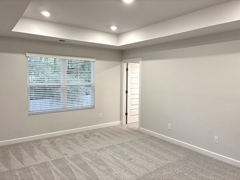 Spacious, unfurnished interior of a new home in Miller Park, Greenville (Image 17).