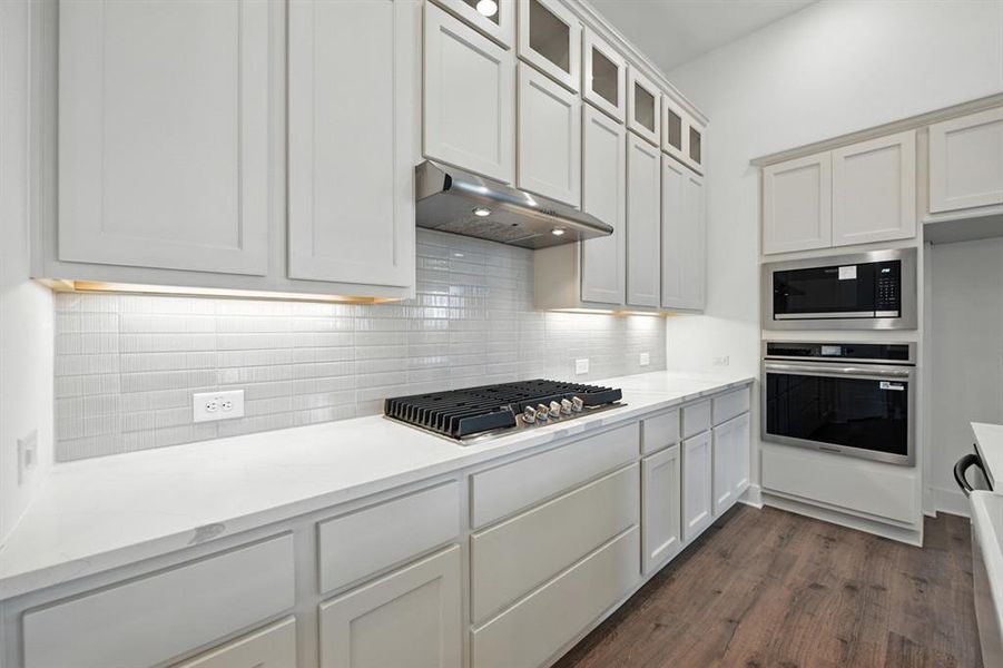 Furnished interior view inside a new home in Treeline, Justin (Image 14).