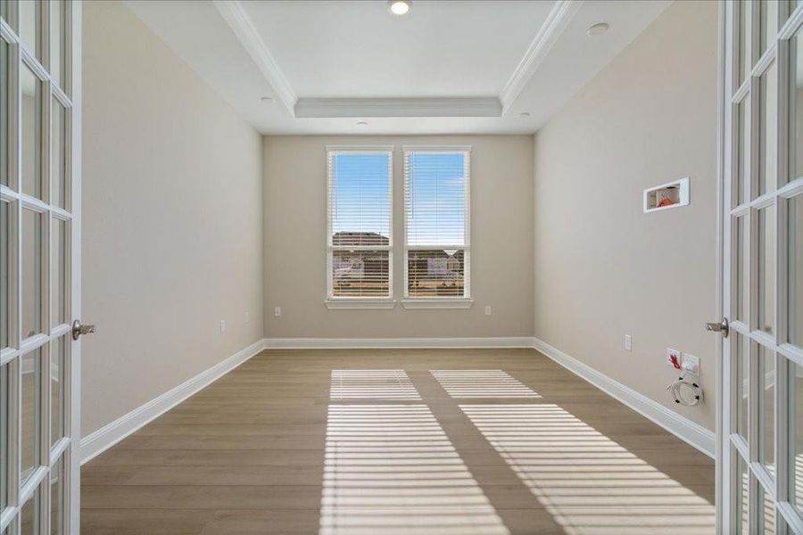 Pre-wired for seven surround sound speakers and equipped with a recessed pass-through, this flex space is ready to be turned into your dedicated media room!