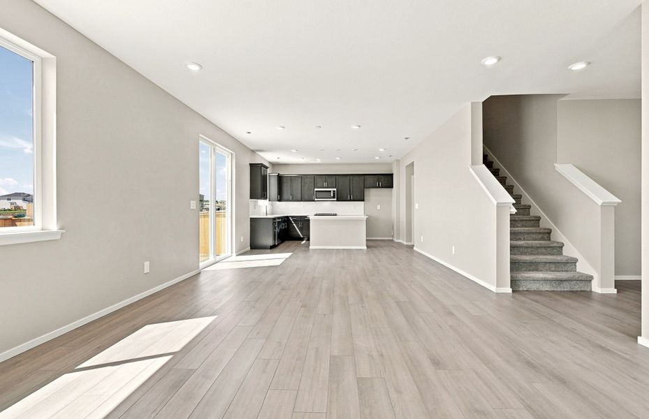 Spacious, unfurnished interior of a new home in Murata Farms, Fort Lupton (Image 16).