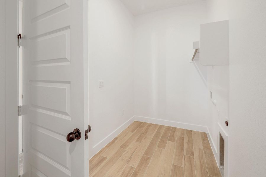 Spacious, unfurnished interior of a new home in Parmer Ranch - 60', Georgetown (Image 19).