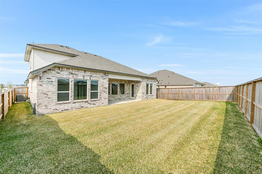 Exterior details and patio area of a home in Lago Mar, Texas City (Image 3). Exterior details and patio area of a home in Lago Mar, Texas City (Image 3).