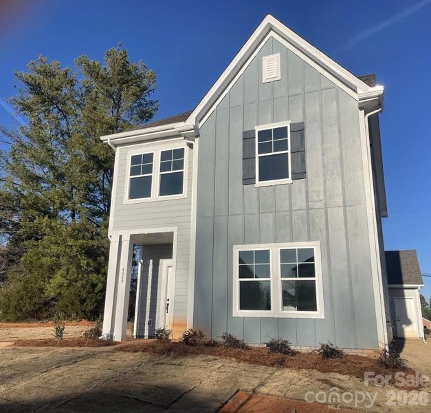 Image 33 of a home in Arbor Village.