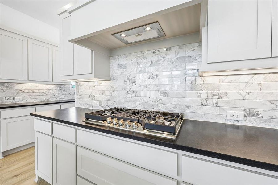 You'll love creating culinary masterpieces in this chef's dream kitchen! You'll love creating culinary masterpieces in this chef's dream kitchen!