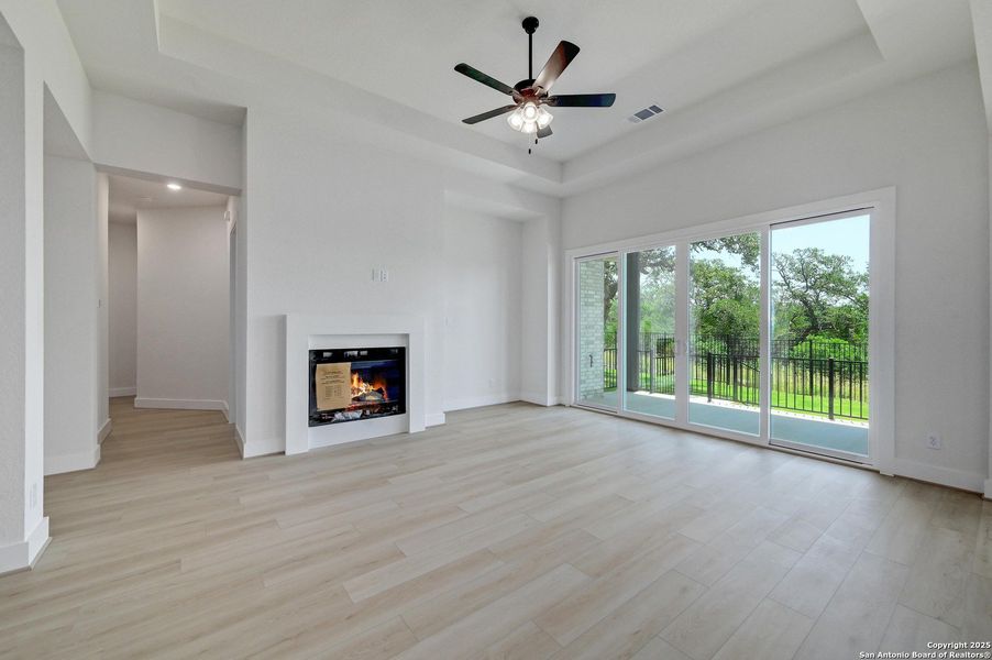 Spacious, unfurnished interior of a new home in The Grove at Vintage Oaks, New Braunfels (Image 11).