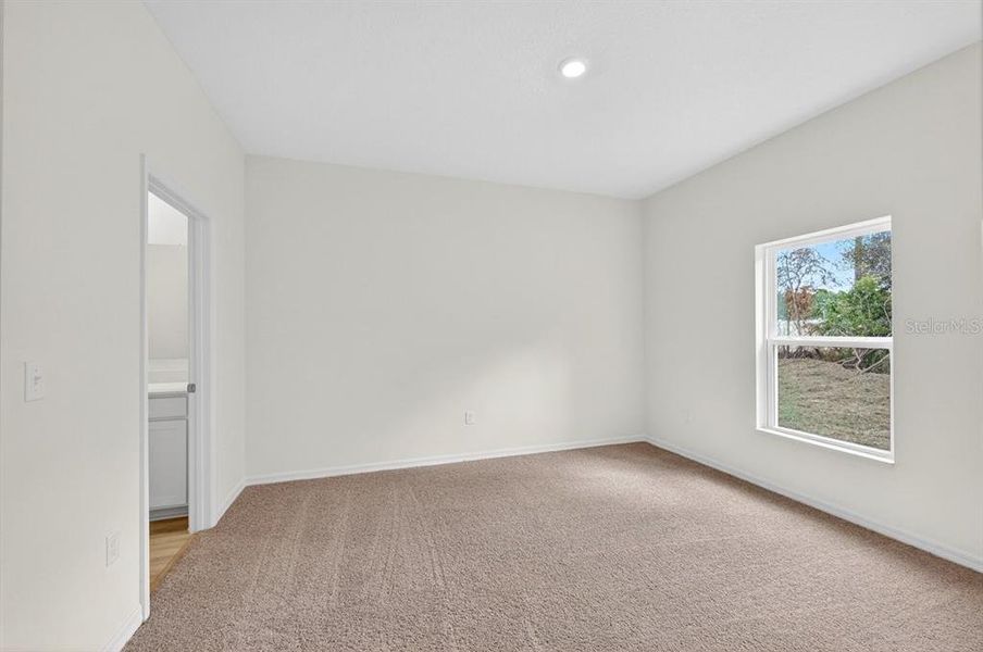 Spacious, unfurnished interior of a new home in , Deltona (Image 17).