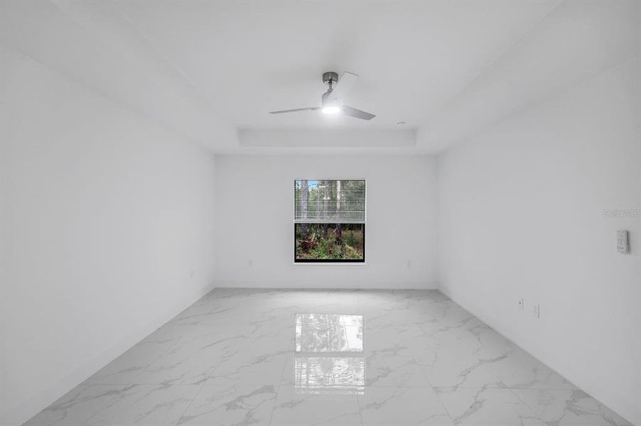 Spacious, unfurnished interior of a new home in , Lehigh Acres (Image 29).