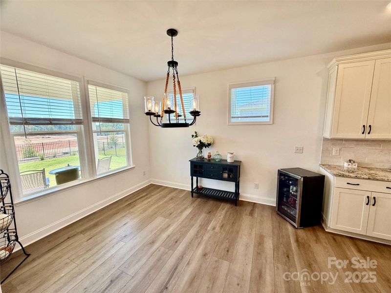 Kitchen Breakfast/Dining Area