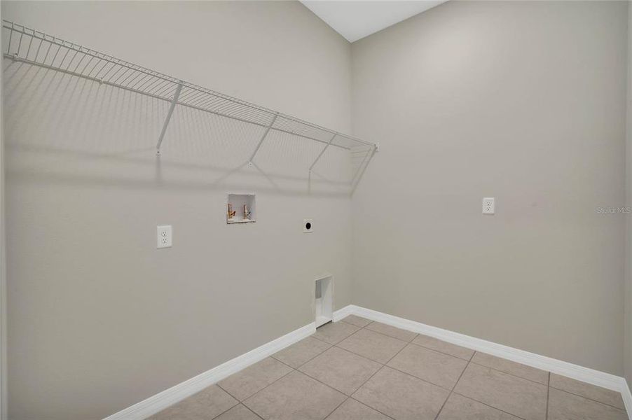 Spacious, unfurnished interior of a new home in Village at Windsor Reserve, Eagle Lake (Image 20). Spacious, unfurnished interior of a new home in Village at Windsor Reserve, Eagle Lake (Image 20).