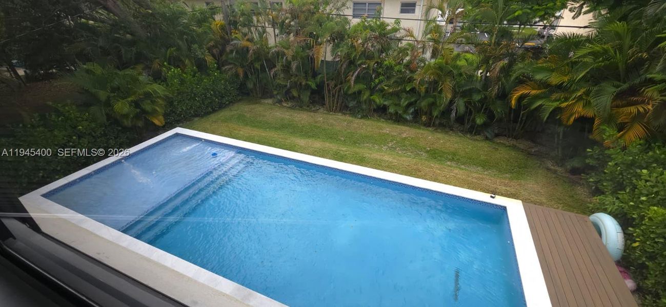 Exterior details and patio area of a home in , Dania Beach (Image 18).