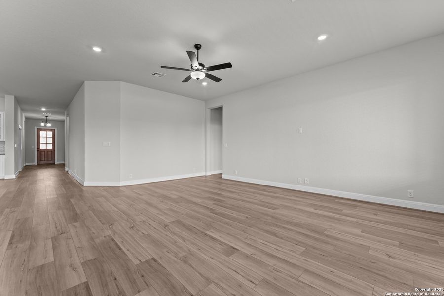 Spacious, unfurnished interior of a new home in Davis Ranch 60', San Antonio (Image 24). Spacious, unfurnished interior of a new home in Davis Ranch 60', San Antonio (Image 24).