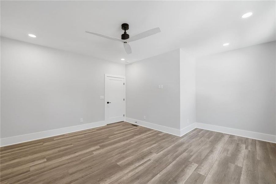 Spacious, unfurnished interior of a new home in , Roswell (Image 25).