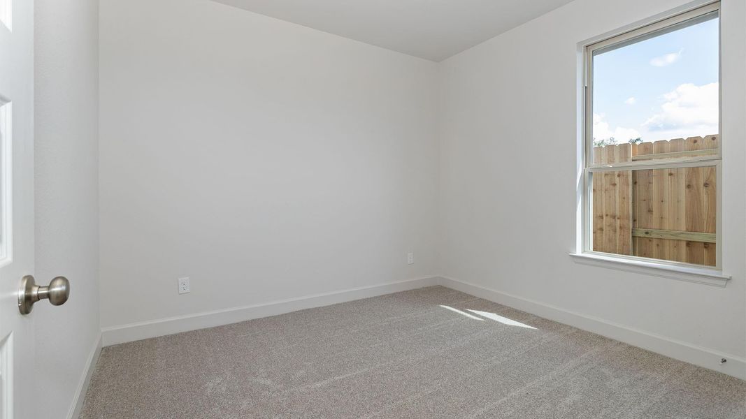 Spacious, unfurnished interior of a new home in Valencia, Manvel (Image 12).