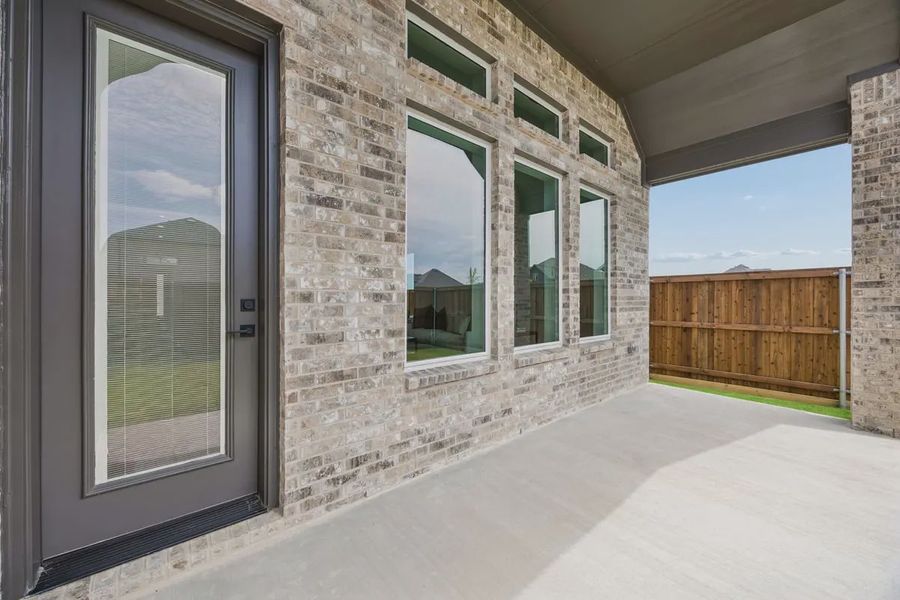 Exterior details and patio area of a home in Talia, Mesquite (Image 21).