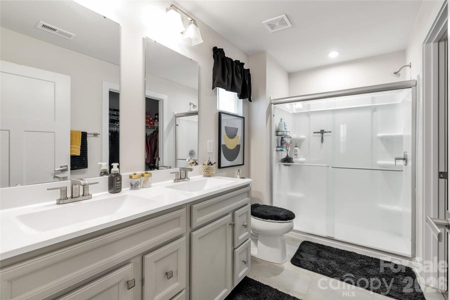 Furnished interior view inside a new home in , Lancaster (Image 10).