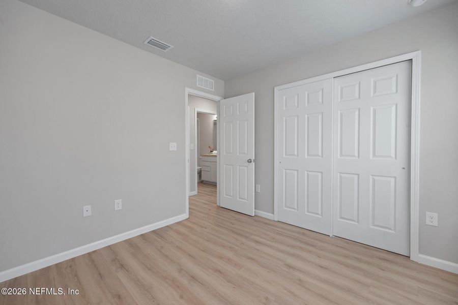 Spacious, unfurnished interior of a new home in , Jacksonville (Image 18).
