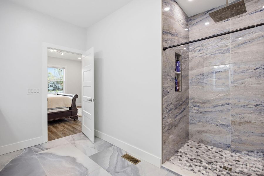 Image 35 of a home in .