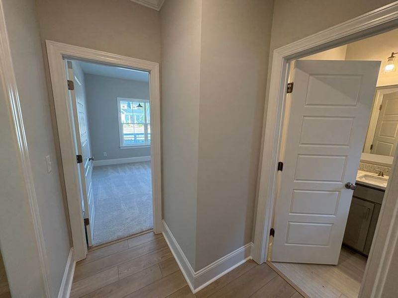 Spacious, unfurnished interior of a new home in Riverside Cove, Wilmington (Image 21).