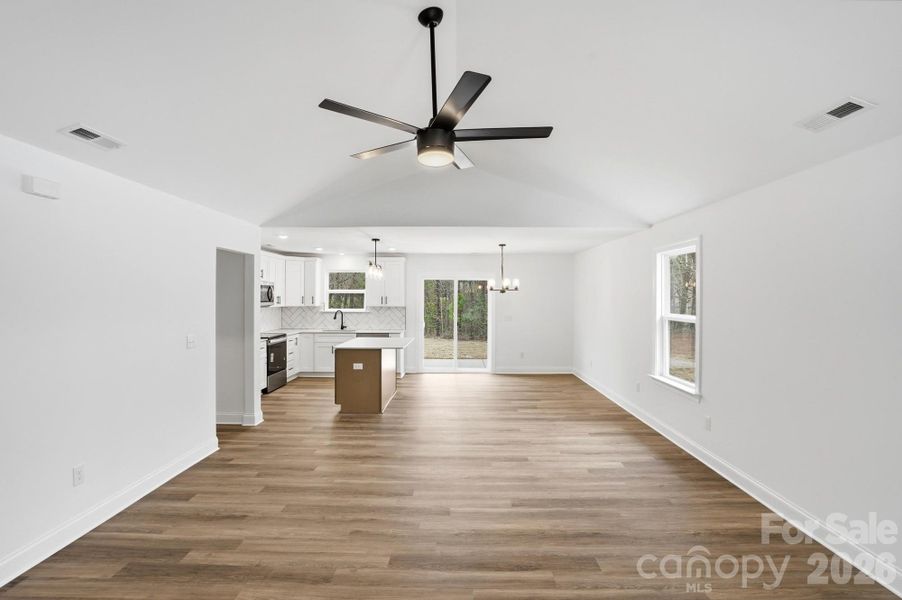 Spacious, unfurnished interior of a new home in , Gastonia (Image 40). Spacious, unfurnished interior of a new home in , Gastonia (Image 40).