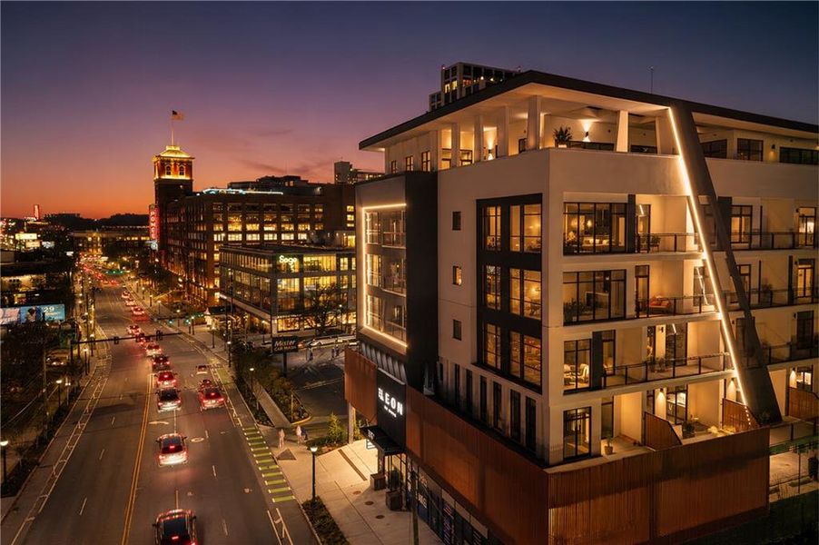 Condo located in Atlanta, GA showcasing its design and architecture (Image 3).