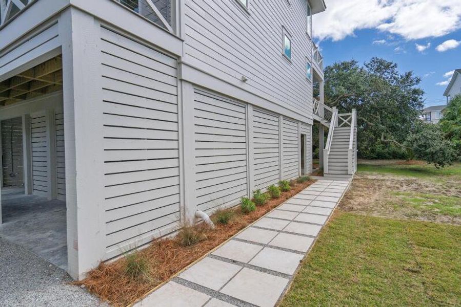 Exterior details and patio area of a home in , Edisto Beach (Image 3).