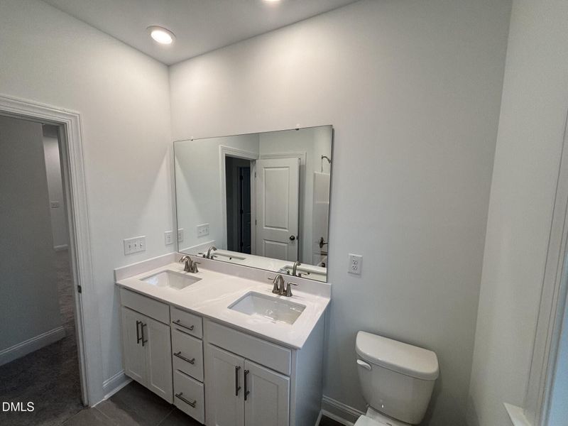 STR SU 203_Secondary Bath-C