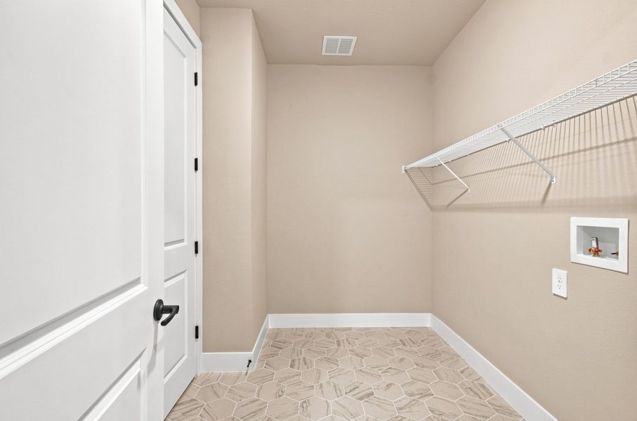 Spacious, unfurnished interior of a new home in Coasterra, Palmetto (Image 18).