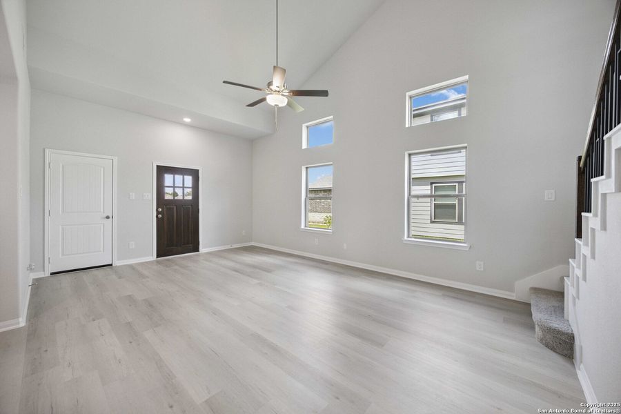 Spacious, unfurnished interior of a new home in , San Antonio (Image 19).