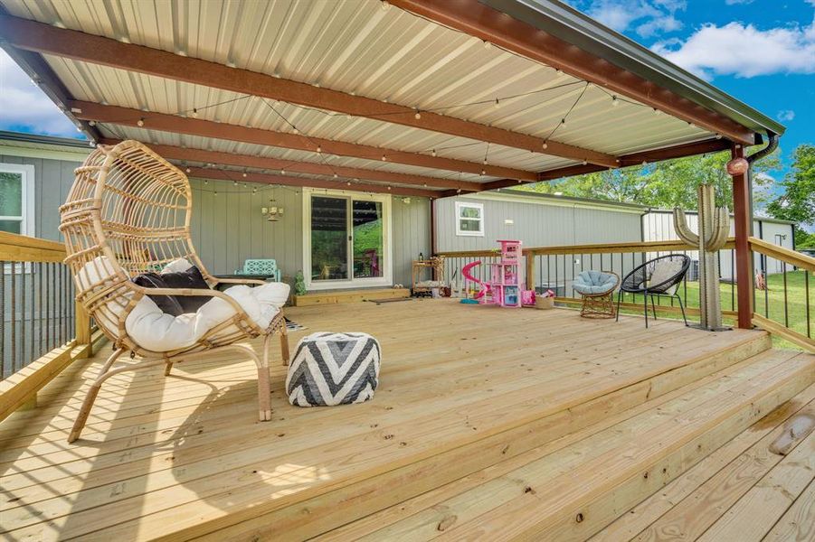 Exterior details and patio area of a home in , Palmer (Image 22).