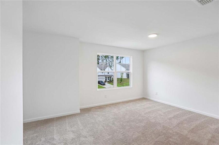Spacious, unfurnished interior of a new home in The Pointe at Heron Bay, Locust Grove (Image 14).