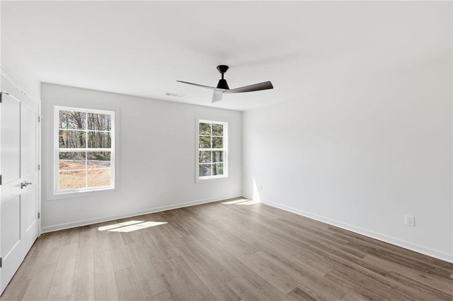 Spacious, unfurnished interior of a new home in , Gainesville (Image 13).