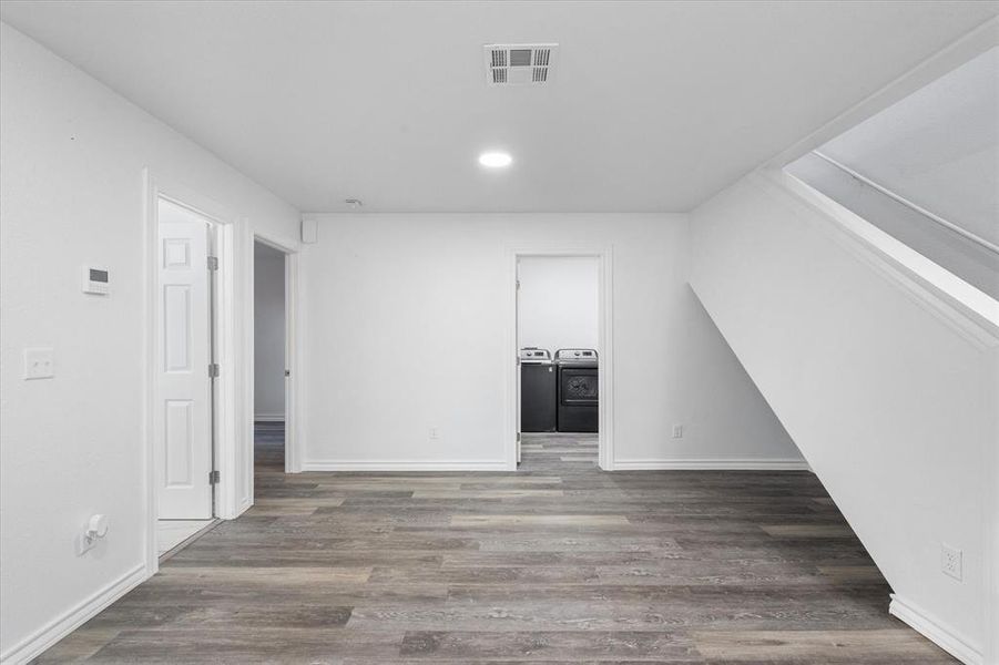 Spacious, unfurnished interior of a new home in , Corsicana (Image 13).