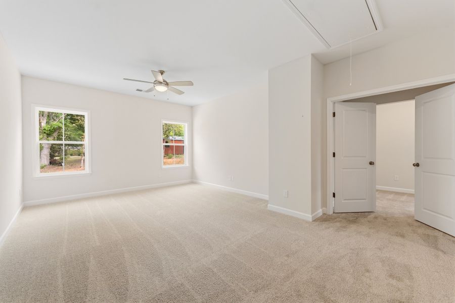 Spacious, unfurnished interior of a new home in Windsor Forest, Anderson (Image 26).
