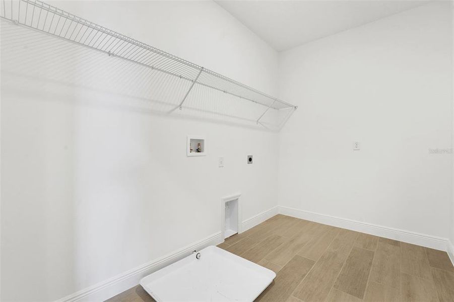 Spacious, unfurnished interior of a new home in Crossroads at Kelly Park, Apopka (Image 29).