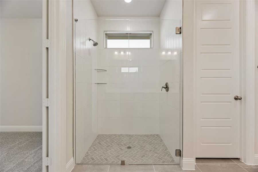 Spacious, unfurnished interior of a new home in Villages of Creekwood, Frisco (Image 15).