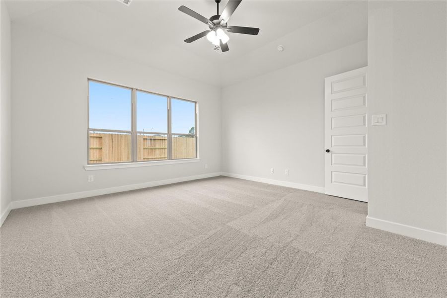 Representative image. Features, selections and colors may vary. Representative image. Features, selections and colors may vary.