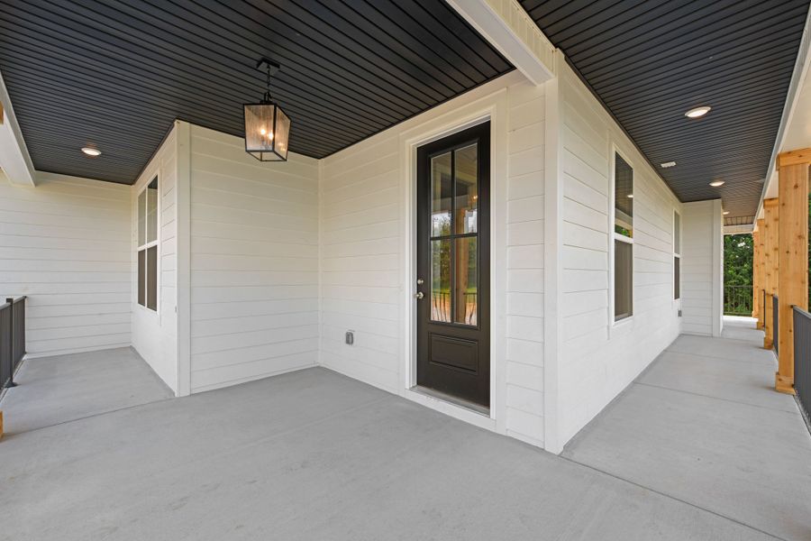 Exterior details of a home in Starks Estates, Cross Plains (Image 3).