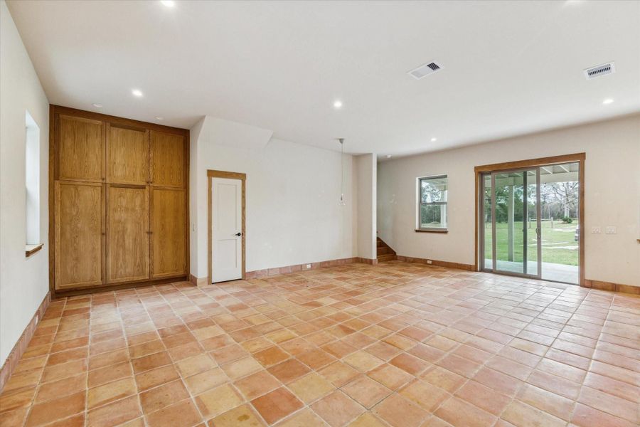 Spacious, unfurnished interior of a new home in , Cleveland (Image 19).