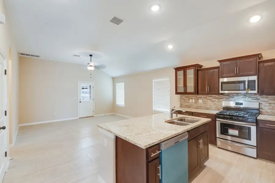 Furnished interior view inside a new home in Crossland, Socorro (Image 3).