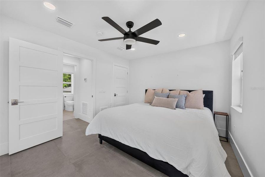 Furnished interior view inside a new home in , Sarasota (Image 58).