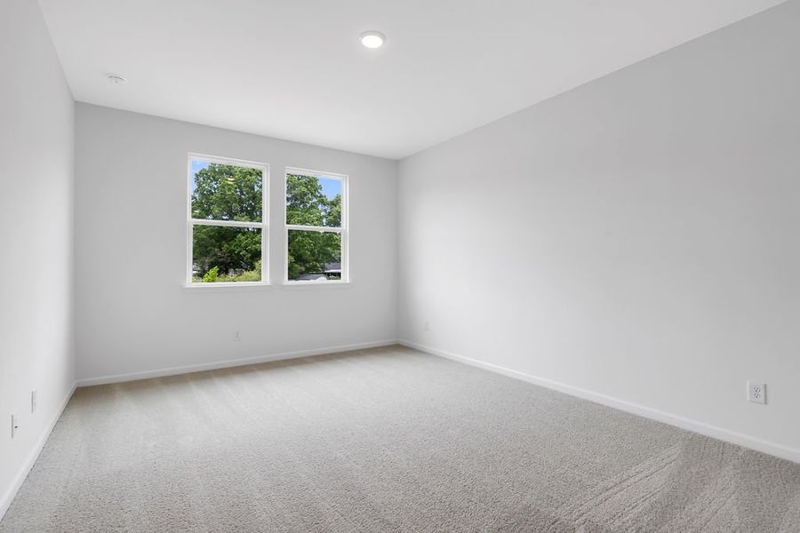 Spacious, unfurnished interior of a new home in Three Rivers, Rome (Image 22).